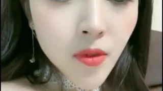 娇妻 雪白 呻吟-美女学生妹子是男友的乖母狗，戴着狗炼项圈乖乖让男友无套抽插~