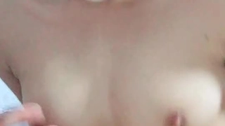 欧美日韩人妻激情-第一次与男友以外的男人在行使中车震!
